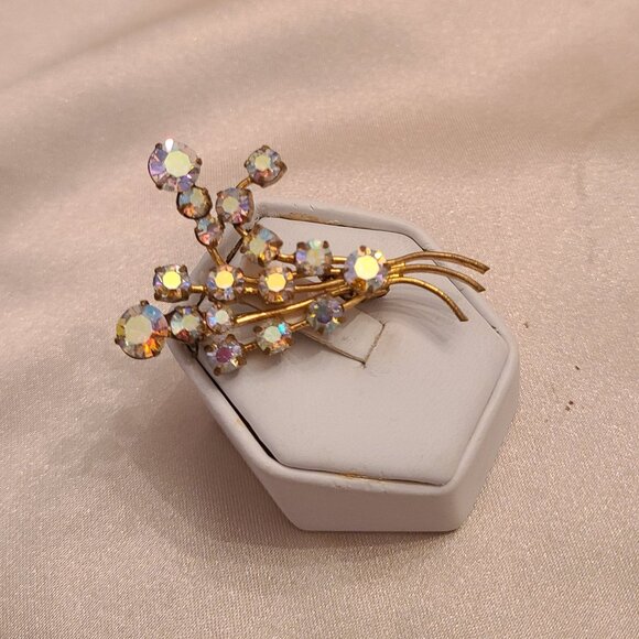 Vintage Austrian Brooch & Clip on Earring Set - Picture 3 of 14